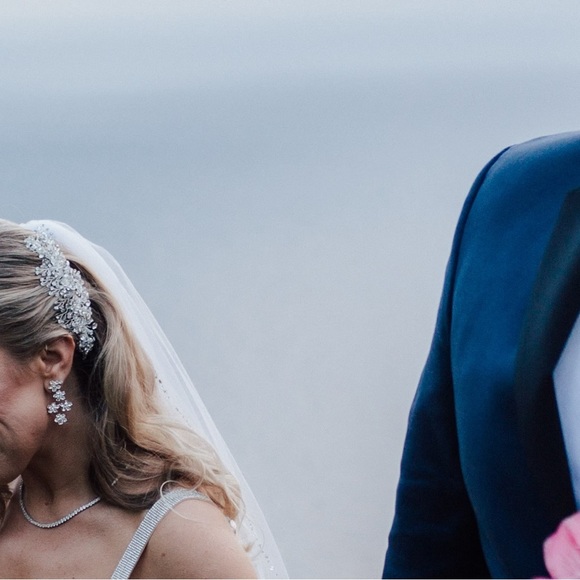 Bridal Hair Accessory with Sparkling Crystal Beading - Picture 3 of 7